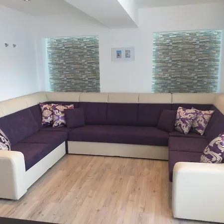 Elena's Terrace Apartament Mamaja